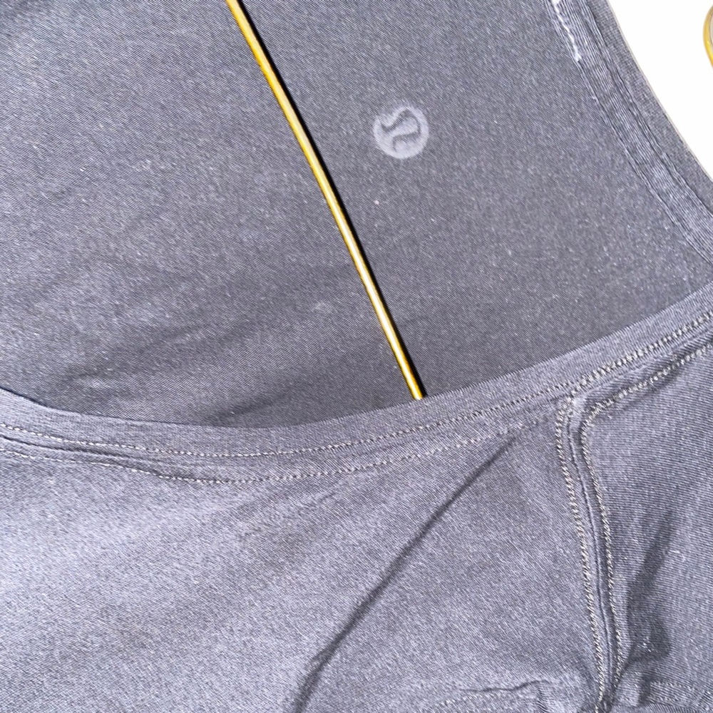 Lululemon tee - Picture 2 of 3